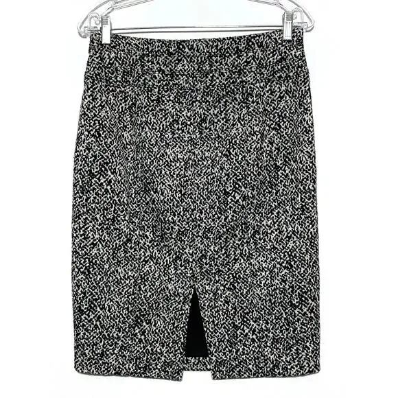 WHBM Black White Abstract Knee Length Pencil Skirt 4 Career Sophisticated Modest - Picture 4 of 8